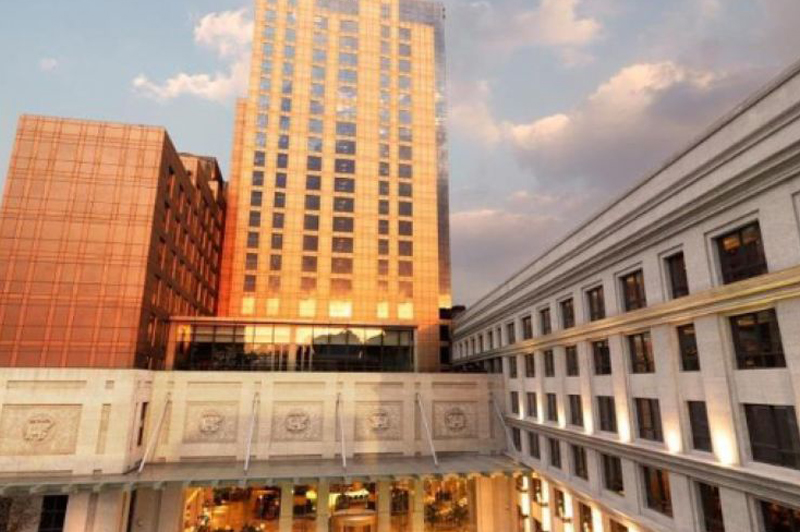 Radisson Hotel, Hong Quan 